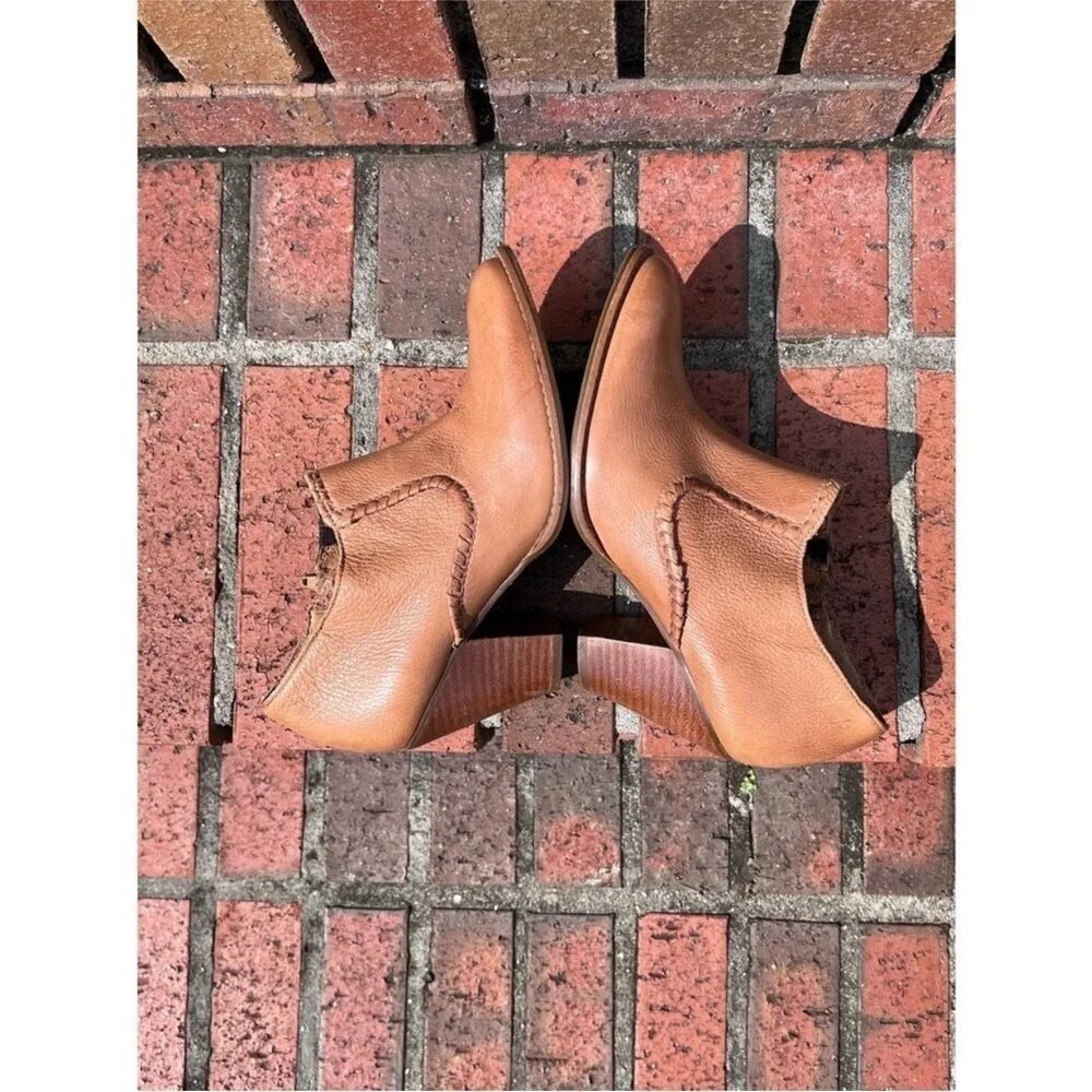 JACK ROGERS leather Kyle pull on boots/booties size 6 1/2